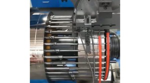 Machine de fabrication de rivet