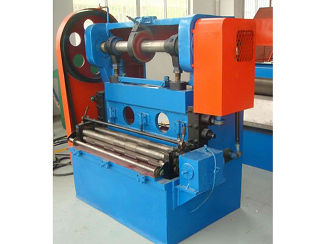 Presse pour le métal étiré compacte