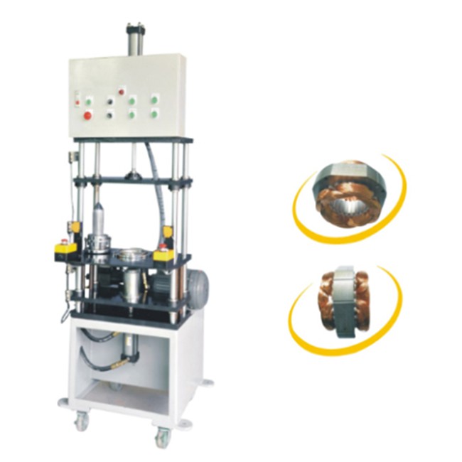 Machine de formage grossier de bobines