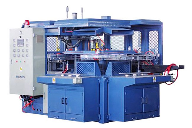 Machines de coulée à bandes / Machine de moulage, pour batteries de voiture (COS)
