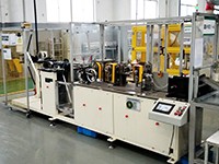 Machine de fabrication d’ailettes de radiateur en aluminium