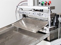 Machine de fabrication d’ailettes pour radiateur