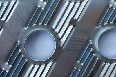 Machine de poinçonnage pour ailettes