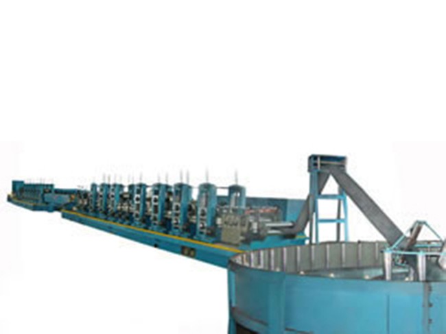 Machine de soudage linéaire pour tuyaux ERW