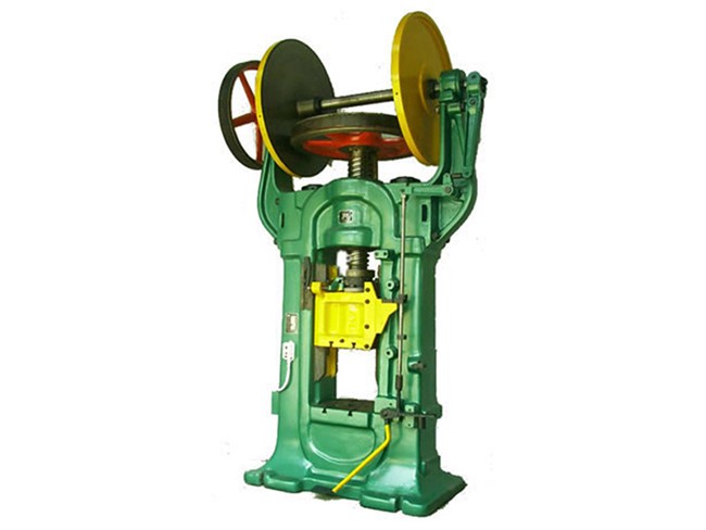 Presse à friction (Machine de formage par friction)