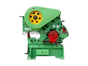 Machine monobloc de poinçonnage,de découpe et de pression