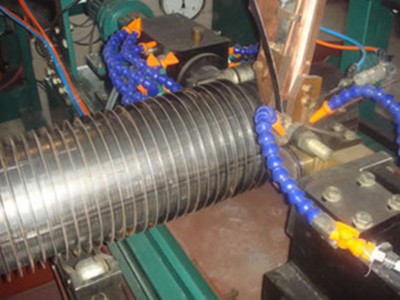 Machine de soudage (Ligne de soudage de tubes à ailettes en spirale)