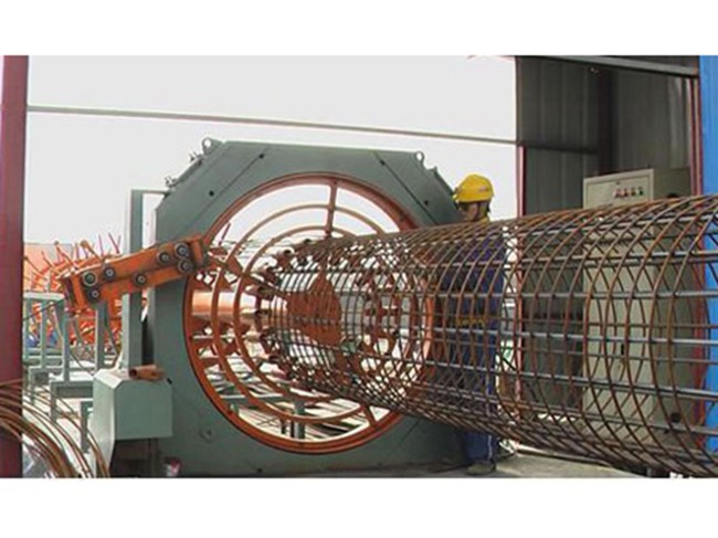 Machine à couder à rouleaux DC pour poteaux tubulaires