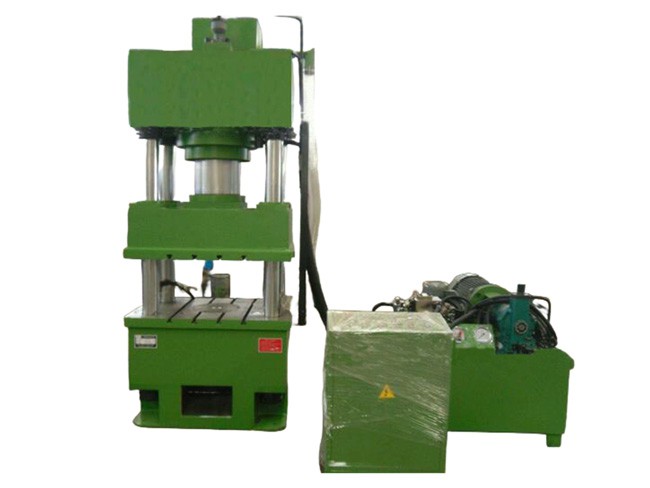 Presse hydraulique verticale 500T pour un formage par expansion