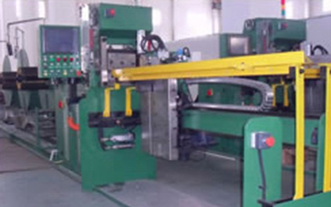 Machine de découpe de bandes amorphes
