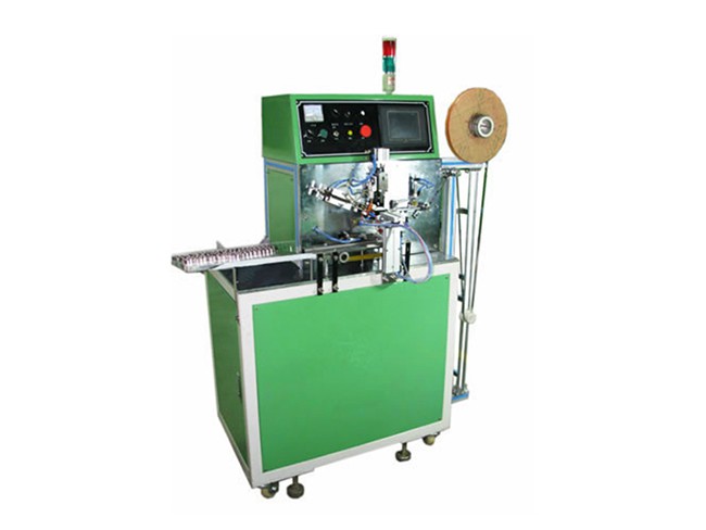 Bobineuse de noyaux toriques amorphes/nanocristallins