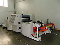 Machines à gaufrer pour papier à cigarettes 