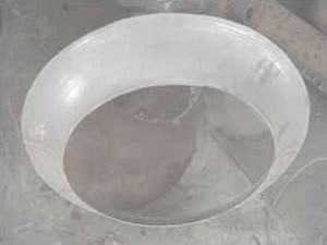 Machine de fluotournage, pour ventilateurs axiaux