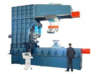 Machine de bordage de fond embouti